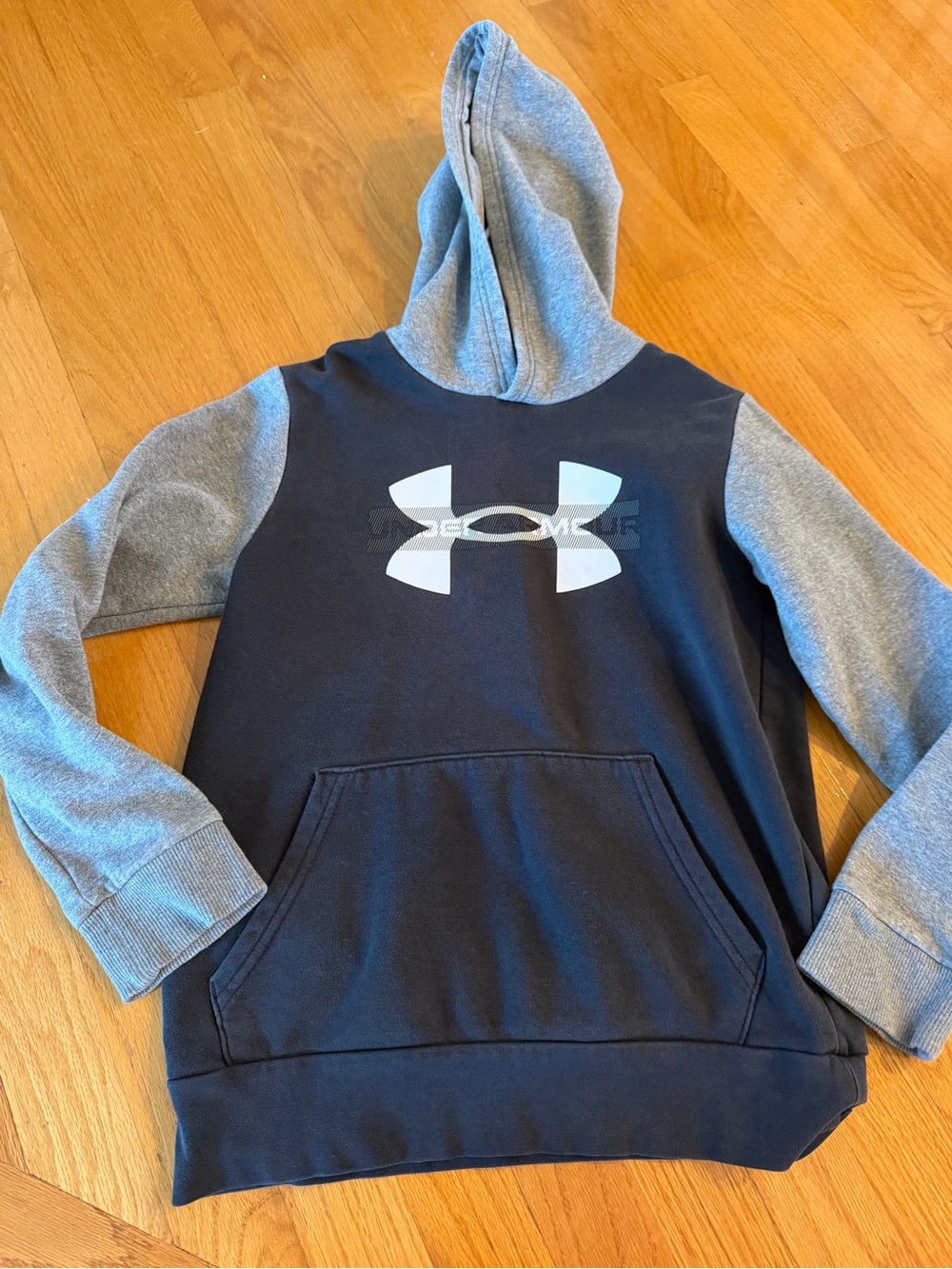 Under Armour Boys' Black & Gray Logo Hoodie YM